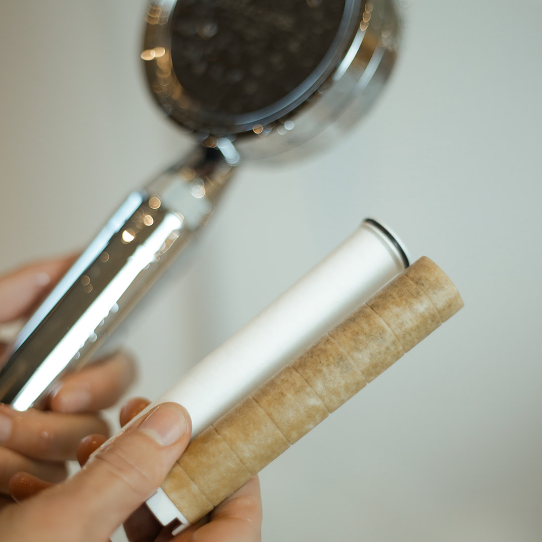 El antes y el después 🤢😱 Compra tu filtro de ducha en  www.vitacareaolutions.es . . . . . #vitacaresolutions #pelolargo  #cabellosano #belleza #cabello, By Vitacare Solutions España